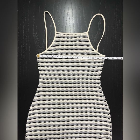 Nikki’s Beach House Crochet Cover Up - Picture 4 of 8